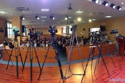 以鏡頭定格高光時刻——專業團隊，為天津企業年會定制專屬影像服務